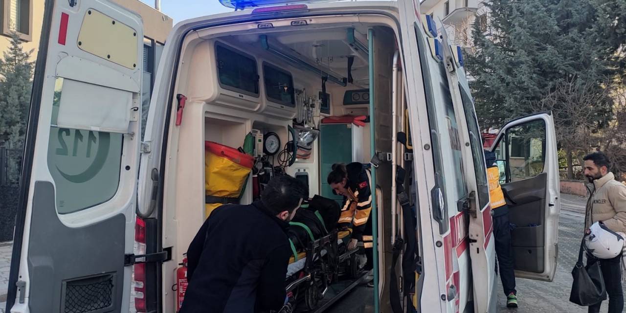 Otomobil İle Elektrikli Motosiklet Çarpıştı: 1 Yaralı