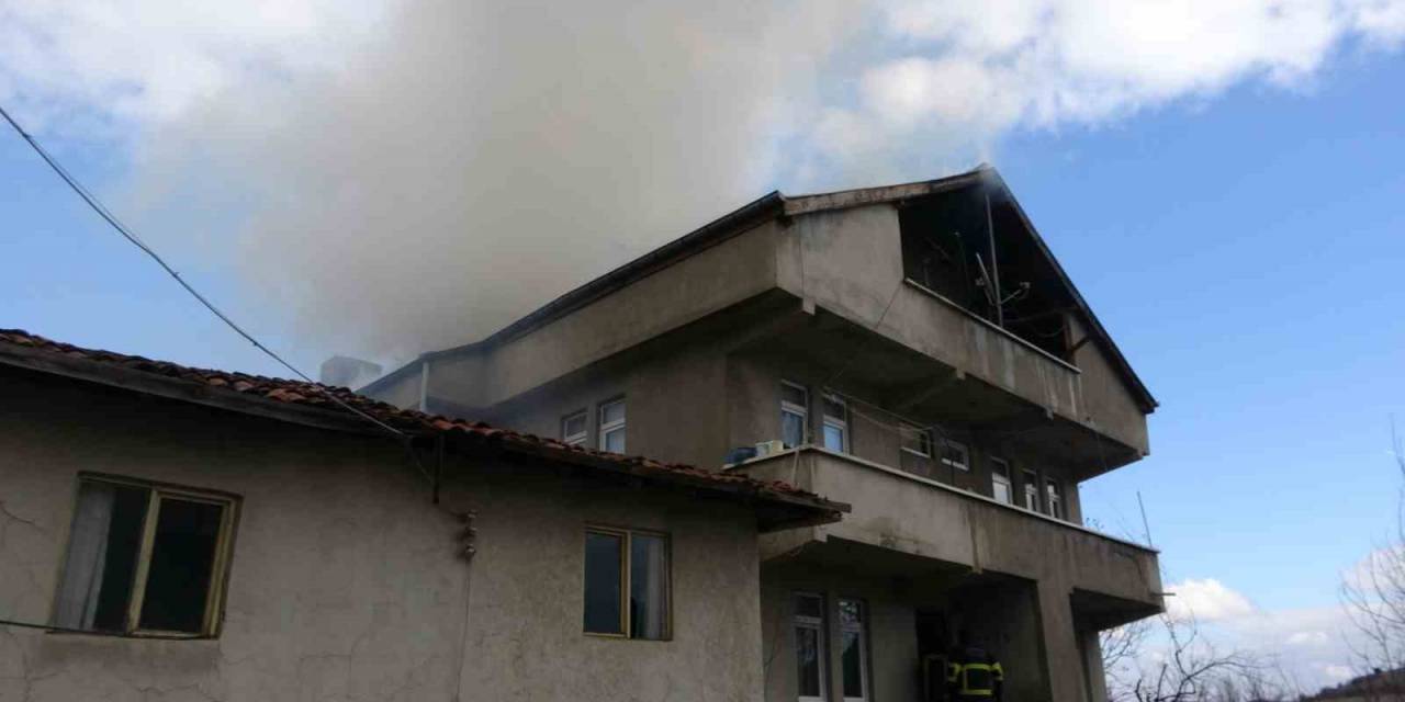 Kastamonu’da Çatı Yangını