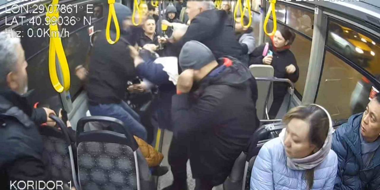 Otobüste Yer İsteyen Kadına Yumruklu Saldırı Kamerada