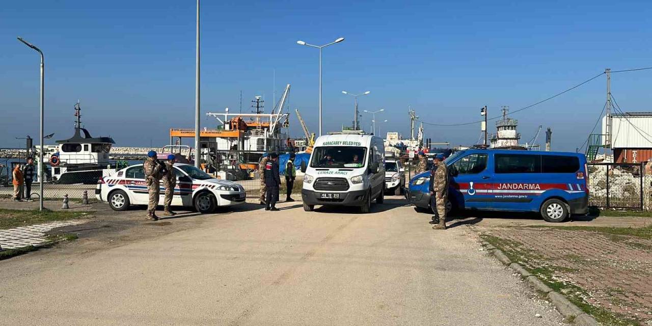 Gemiden Çıkartılan Cansız Bedenin Kimliği Belli Oldu