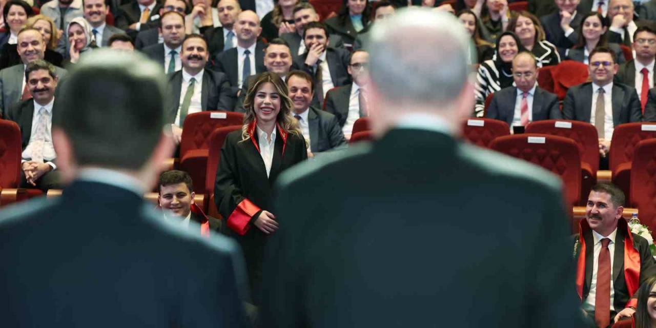 Cumhurbaşkanı Erdoğan: "Yüksek Yargı Kurumlarımız Arasındaki İhtilafı Gidermek Mecburiyetindeyiz"