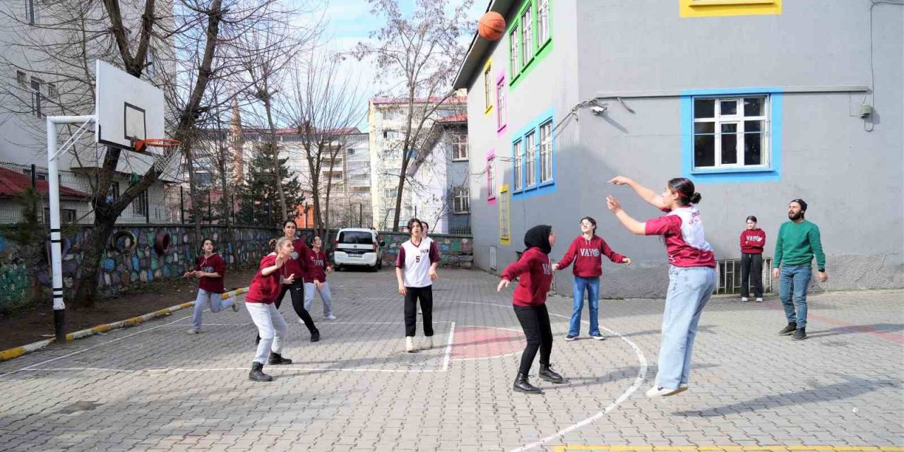 Muşlu Altın Kızlar Bölge Şampiyonu Oldu