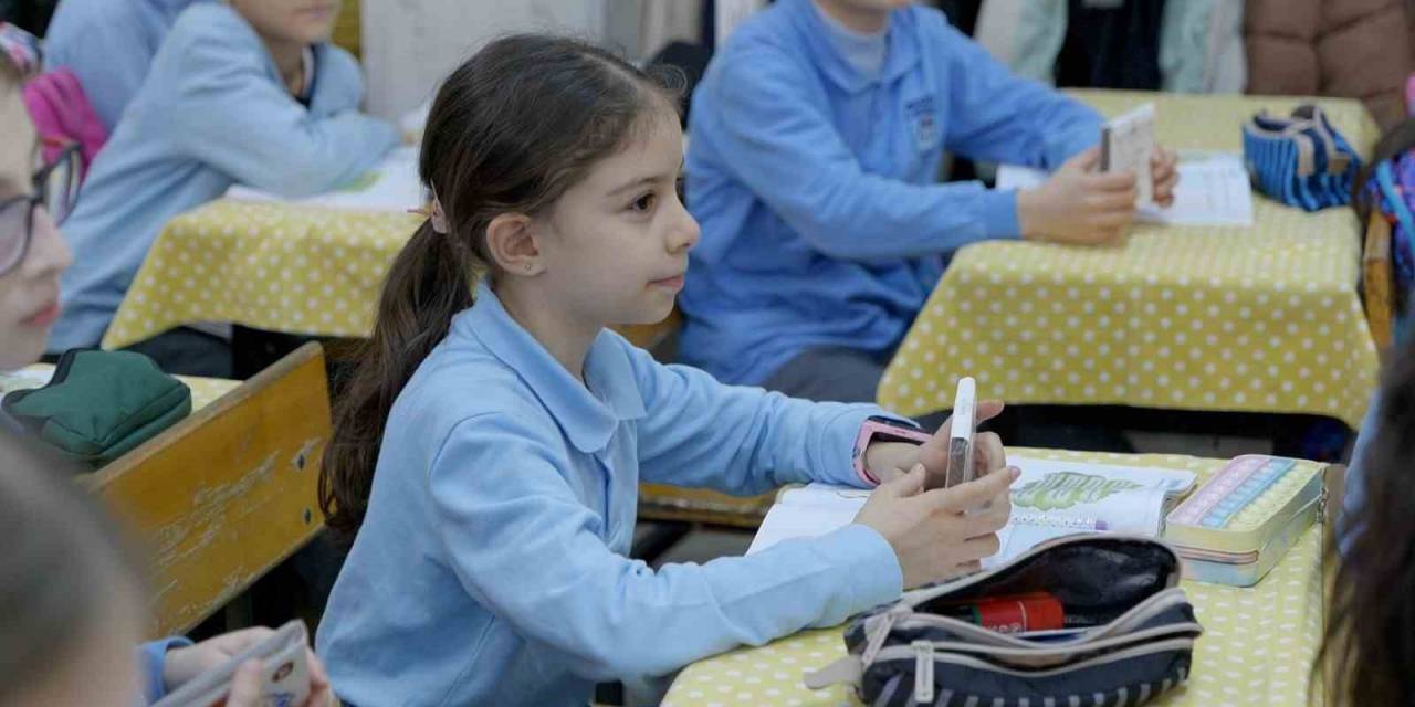 Sultangazi Belediyesi’nden Öğrencilere Bitki Yetiştirme Kiti