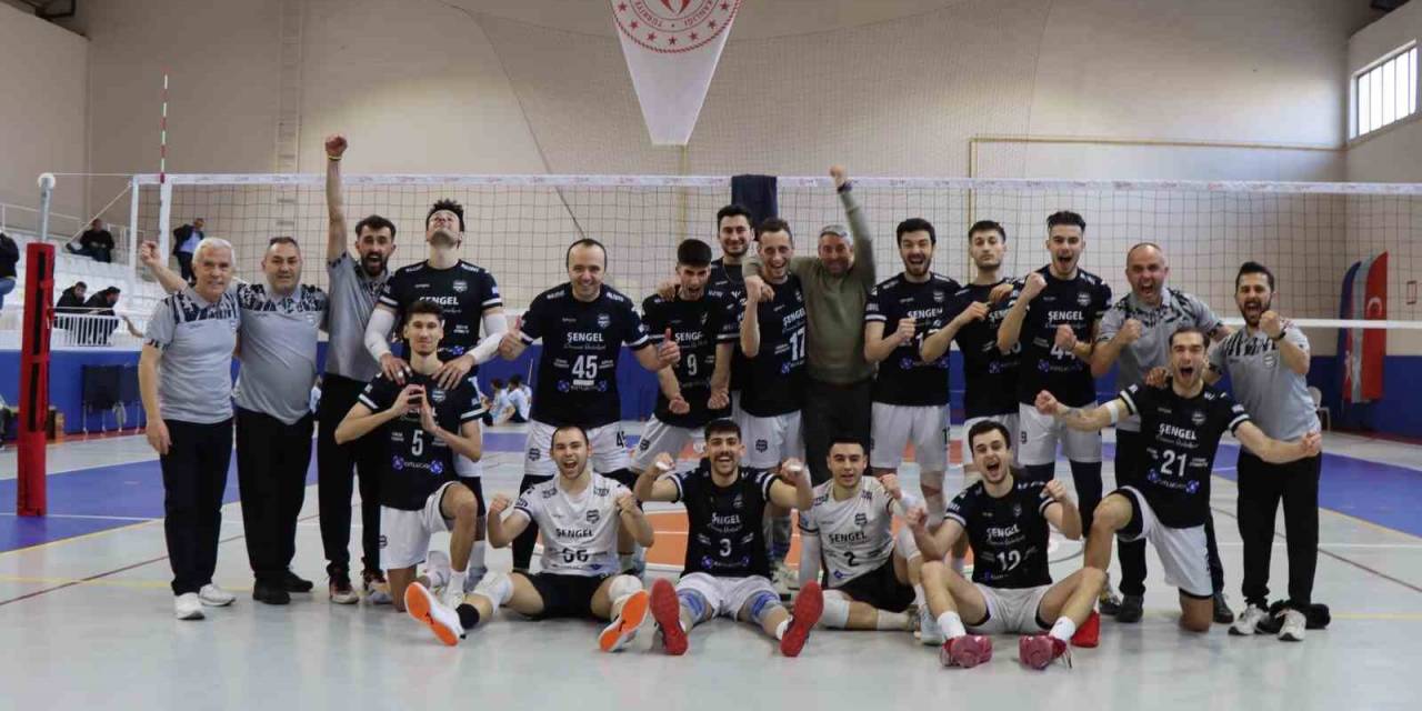 Nazilli Belediyespor Voleybol Takımı İlk Galibiyetini Aldı