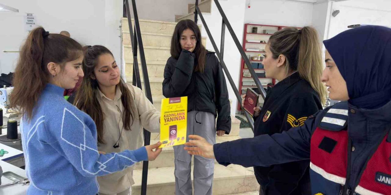 Kadın Jandarmalardan Sahada Bilinçlendirme Faaliyeti