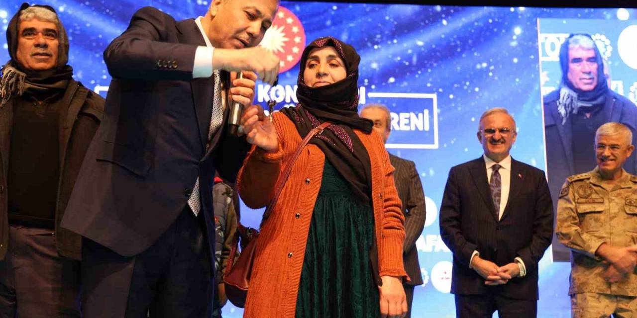 Bakan Yerlikaya, Diyarbakır’da Toki Kura Çekimine Katıldı: "Diyarbakır’a 3 Milyar Lirayı Aşkın Kaynak Aktarıldı"