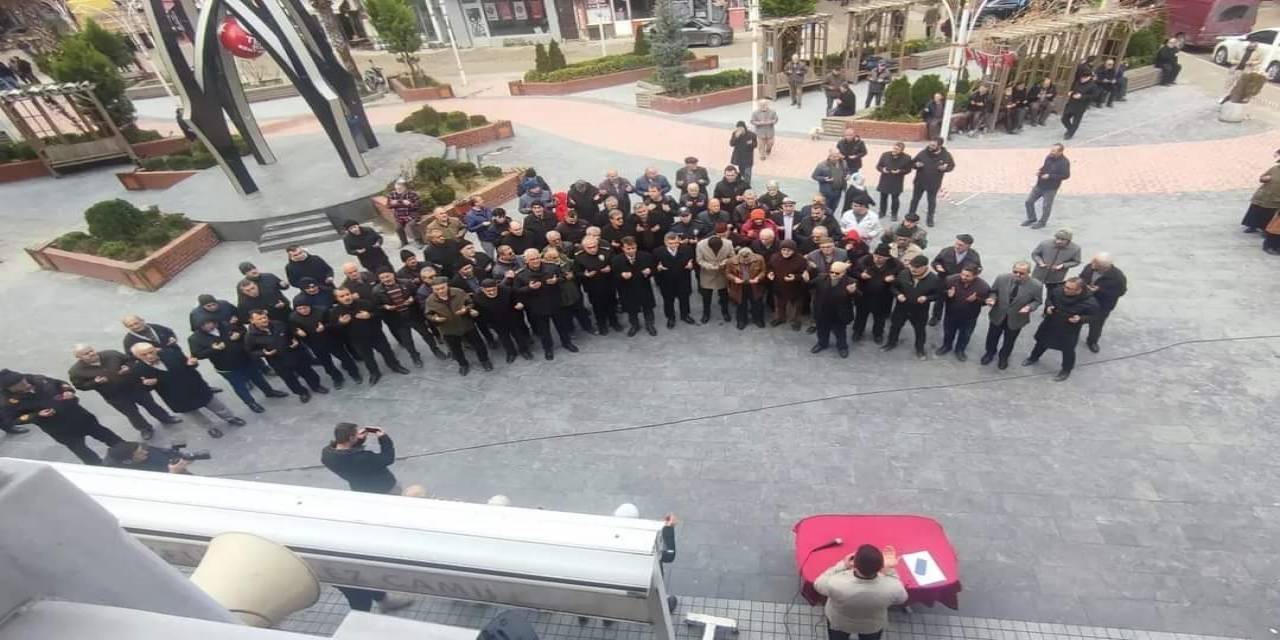 Türkeli’de Umreciler Dualarla Uğurlandı