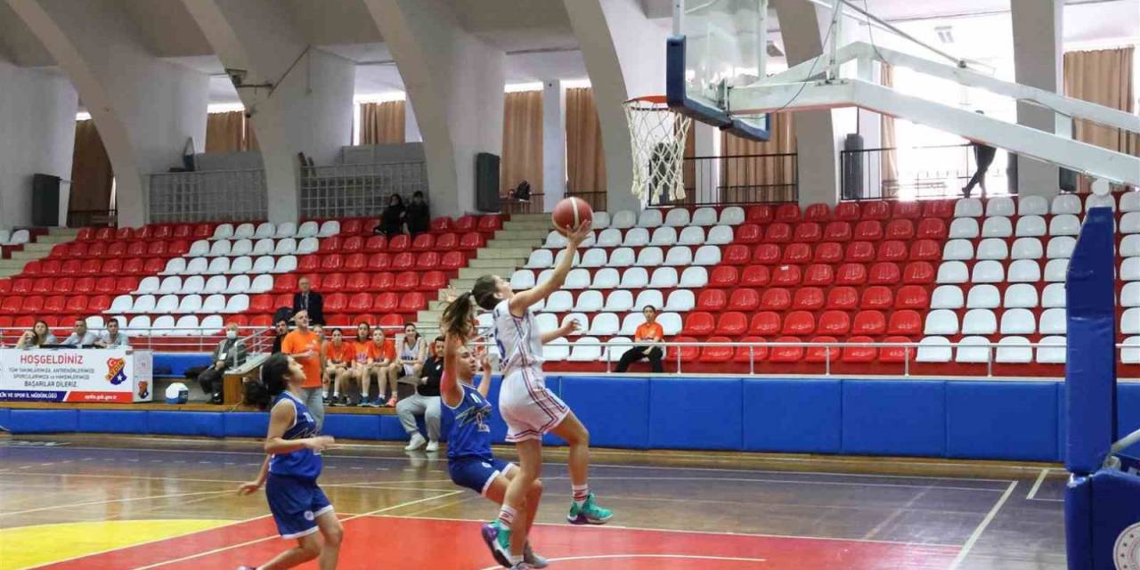 Aydın’da U16 Kızlar Basketbol Şampiyonası Başladı