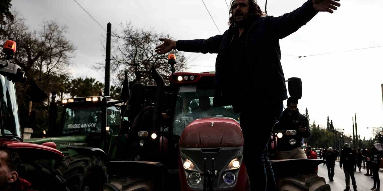 Yunanistan’da Çiftçiler Yeniden Sokakta