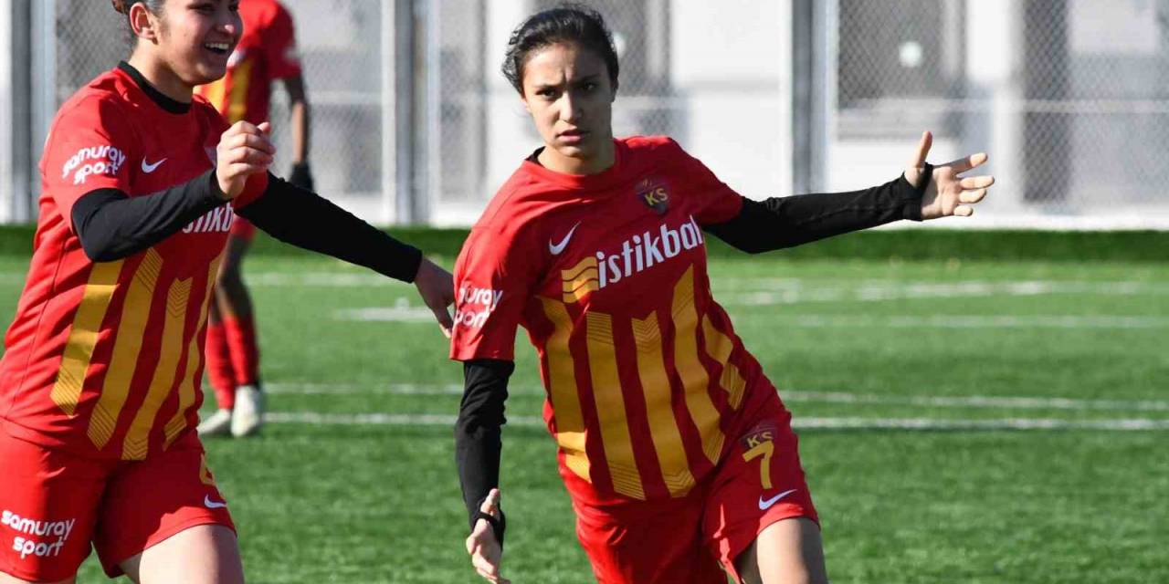 Zeynep Bilir, Gol Kraliçesi Oldu