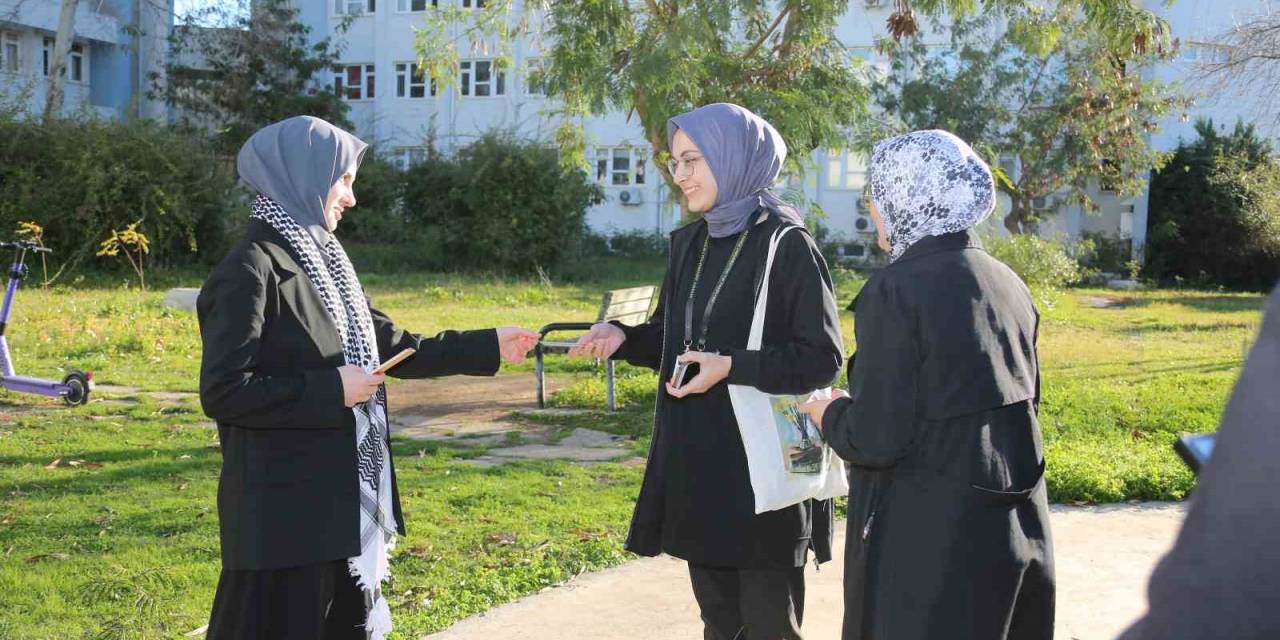 Tıp Fakültesi Öğrencileri İsrail’in Zulmüne Sessiz Kalmadı