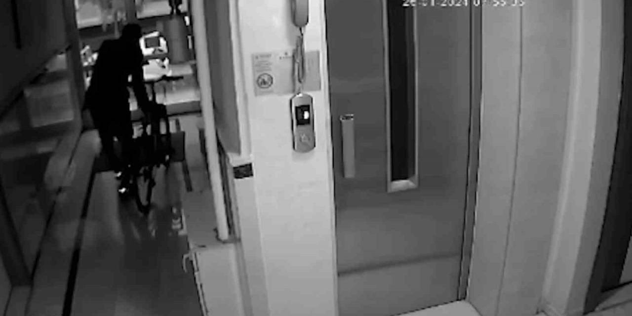 Polisin Ele Geçirdiği Çalıntı Bisikletler Sahiplerine Teslim Edildi