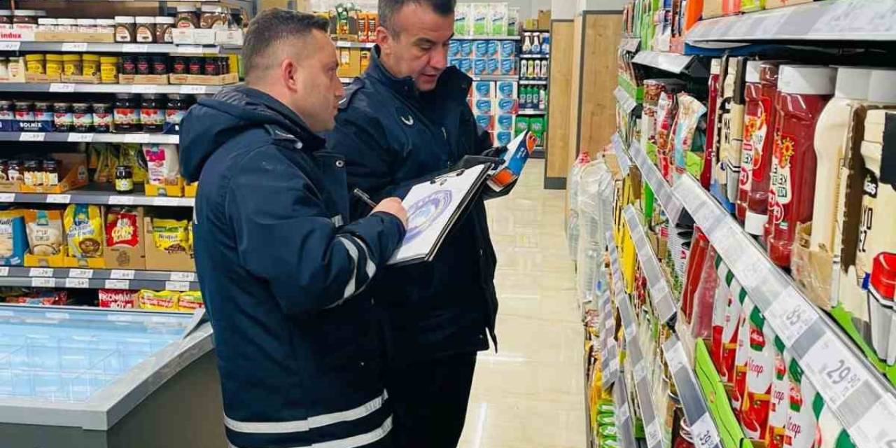 Lapseki’de Zabıta Ekipleri, Süpermarket Ve Zincir Marketlerde Fiyat Ve Etiket Denetimi Yaptı