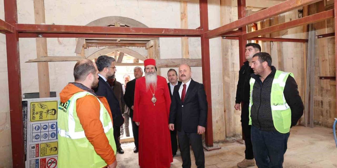 Vali Varol, Restorasyonda Olan Kiliseyi İnceledi