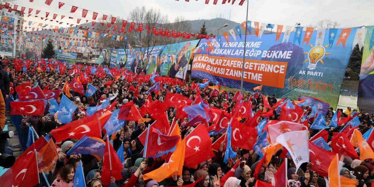 Cumhurbaşkanı Erdoğan: “Her Konuda Atıp Tutan Adayları Kendi Haline Bırakın, Varsın Onlar Kendi Tiyatrolarını Çeviredursunlar”