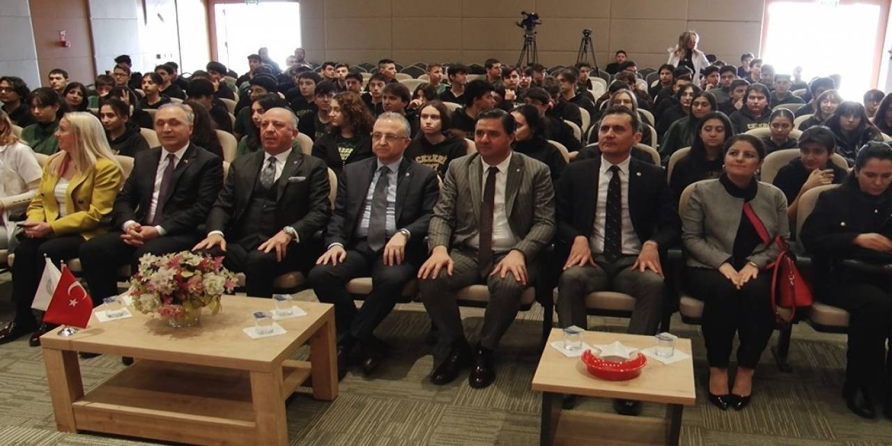 Aso Başkanı Ardıç, Kariyer Günü Etkinliğinde Öğrencilerle Bir Araya Geldi