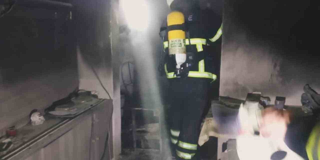 Konteynerde Çıkan Yangın Büyümeden Söndürüldü