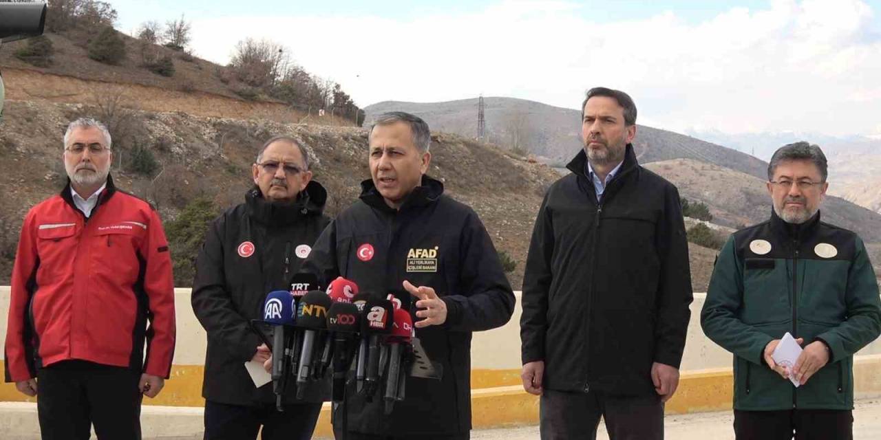 Bakan Yerlikaya, “Erzincan Maden Sahasında Güvenli Çalışma İmkanı Sağlanıncaya Kadar Arama Faaliyetlerine Ara Veriyoruz”