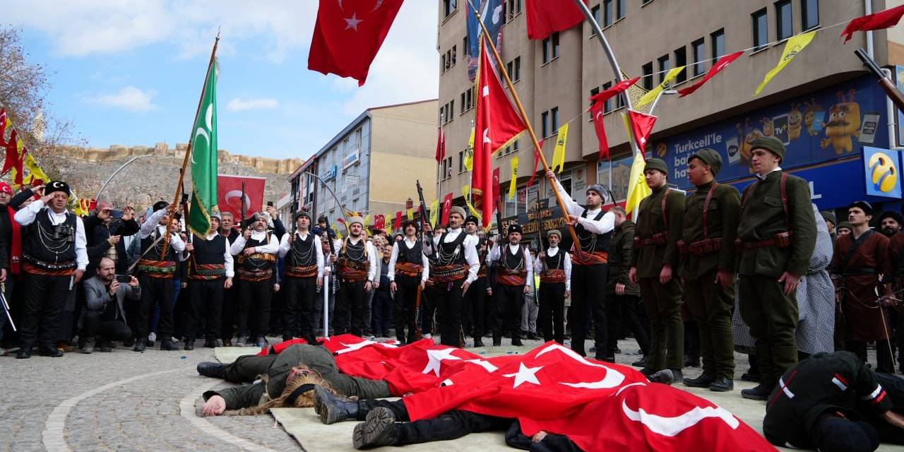 Bayburt’un Düşman İşgalinden Kurtuluşunun 106’ncı Yılı Coşkuyla Kutlandı
