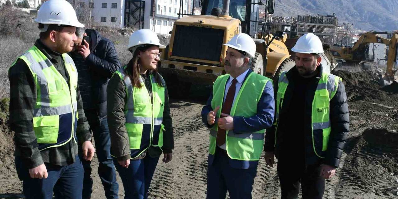 Başkan Çelik: “Şeyhcui Mahallesinde Pazaryerinin İnşa Sürecine Başladık”