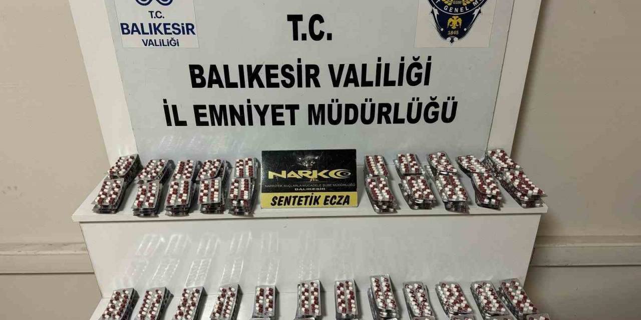Polisin Durdurduğu Araç Uyuşturucu Deposu Çıktı