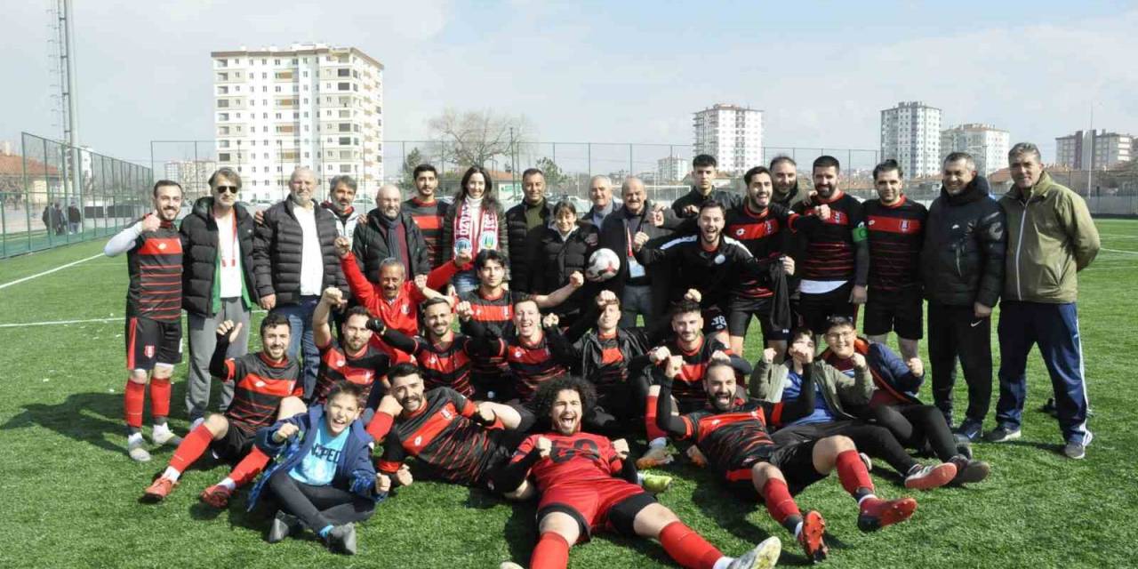 Özvatan Belediyespor’da Şampiyonluk Sevinci