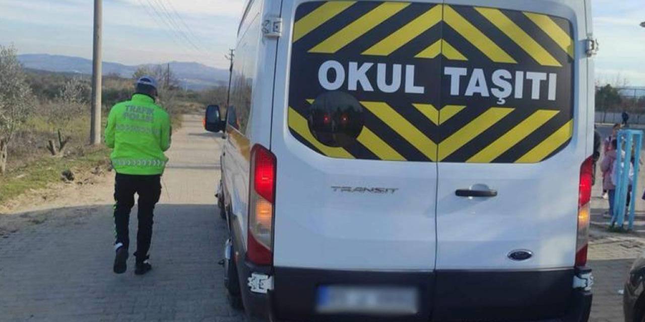 Manisa’da 2 Okul Servisi Trafikten Men Edildi