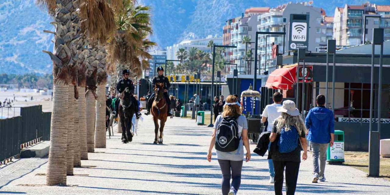 Konyaaltı Sahili’nin Güvenliği Börü Ve Winner’a Emanet