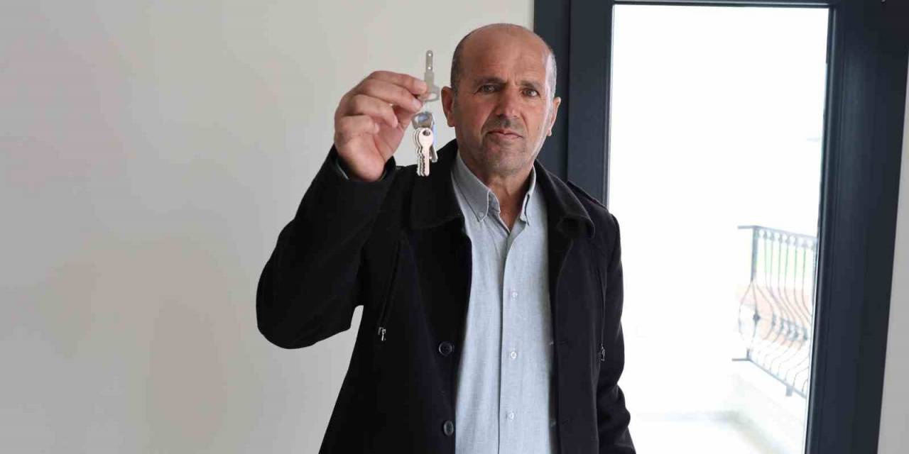 Kalıcı Deprem Konutlarında Anahtar Teslimatları Başladı