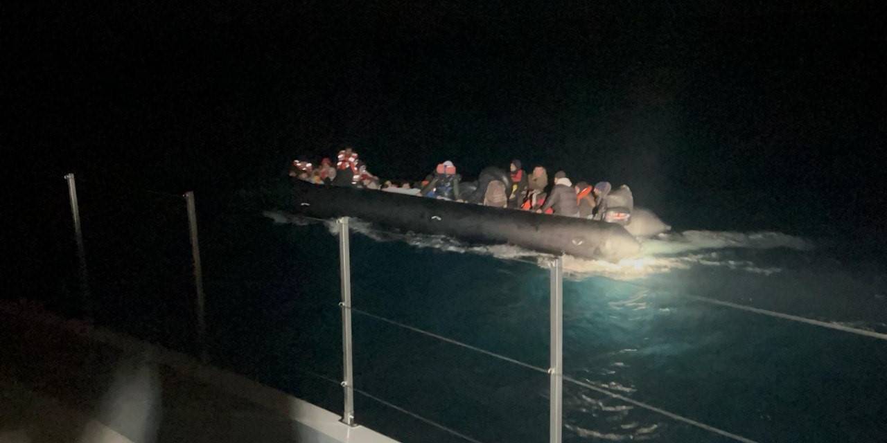 İzmir Açıklarında 20’si Çocuk 50 Düzensiz Göçmen Yakalandı