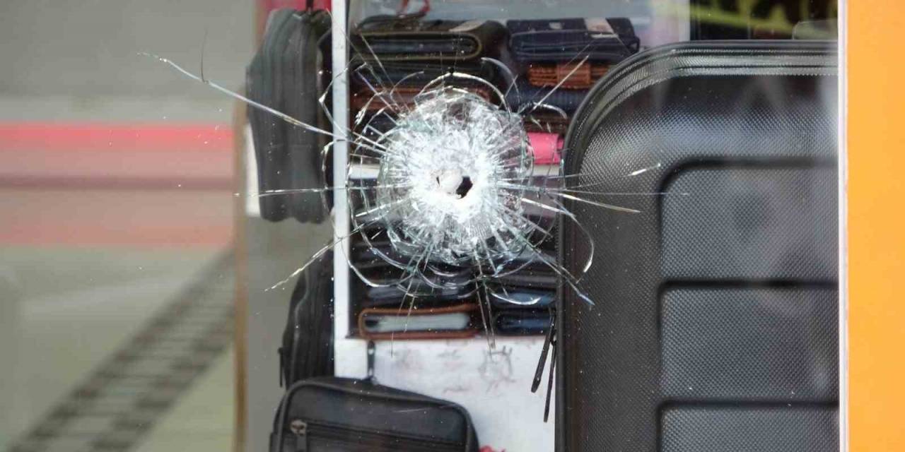 Kartal’da Silahlı Gençler Sağa Sola Ateş Açtı