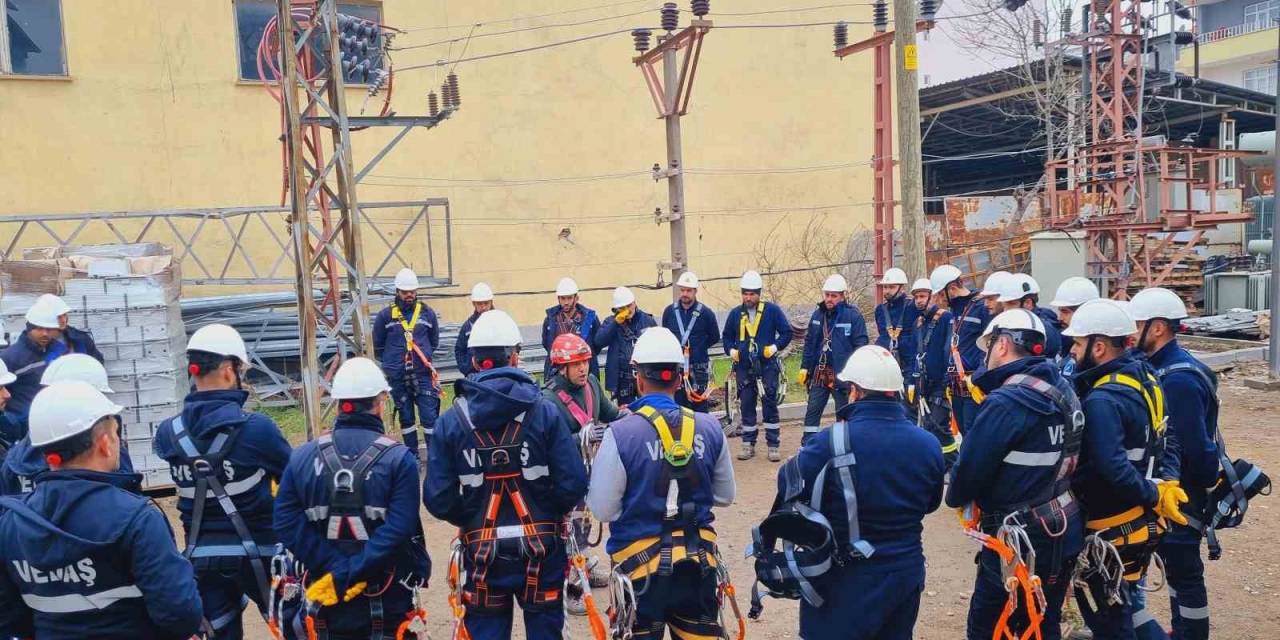 Vedaş Personeline Yüksekte Çalışma Eğitimi