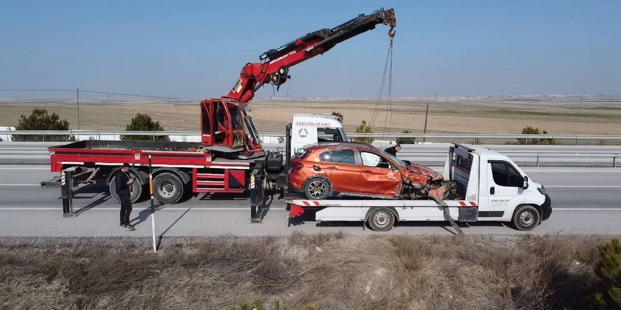 Kontrolden Çıkan Otomobil 10 Metrelik Şarampole Yuvarlandı