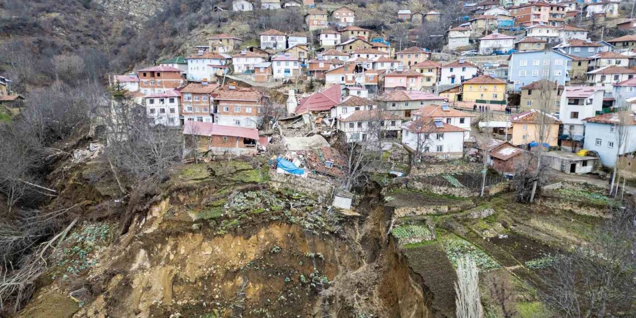 Tokat Valisi Hatipoğlu: “40 Konut, 17 Ahır, 7 Samanlık Ve 1 Cami Heyelandan Etkilendi”