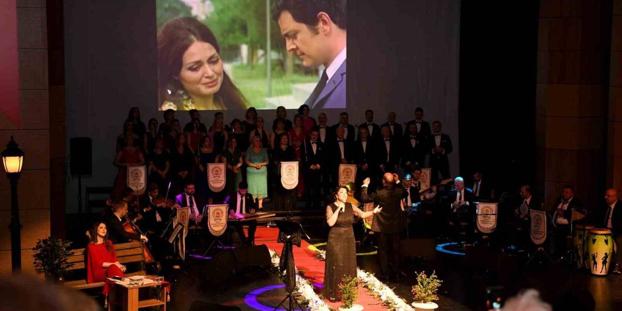 “Yeşilçam’a Yolculuk” Konseri Beğeni Topladı