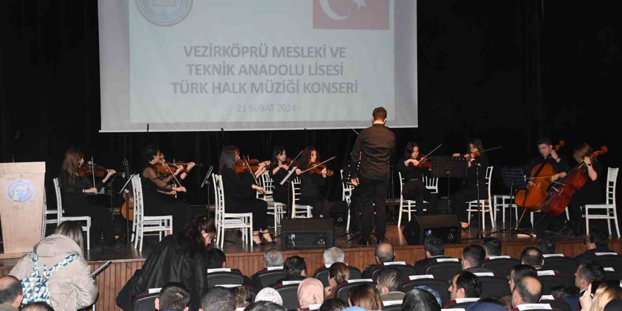 Meslek Liselileri Korosu Vezirköprü’de Kulakların Pasını Sildi