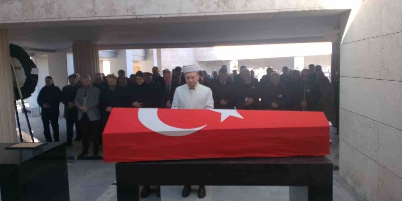 Hayatını Kaybeden Büyükelçi Özer, Son Yolculuğuna Uğurlandı