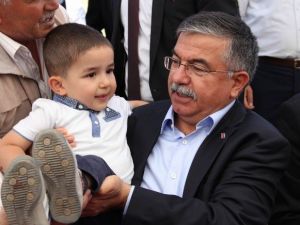 Tbmm Başkanı Yılmaz: “Terör Örgütü Kürt Halkına Zarar Veriyor”