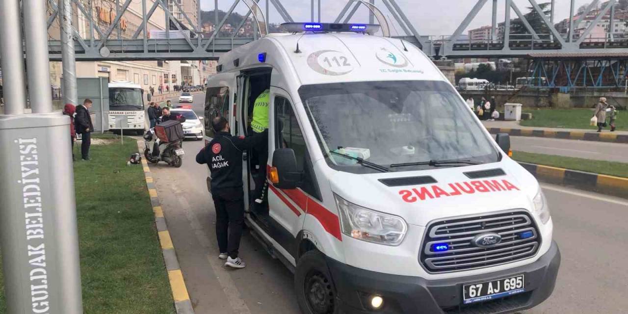 Midibüs İle Motosiklet Kazasında Motokurye Ölümden Döndü