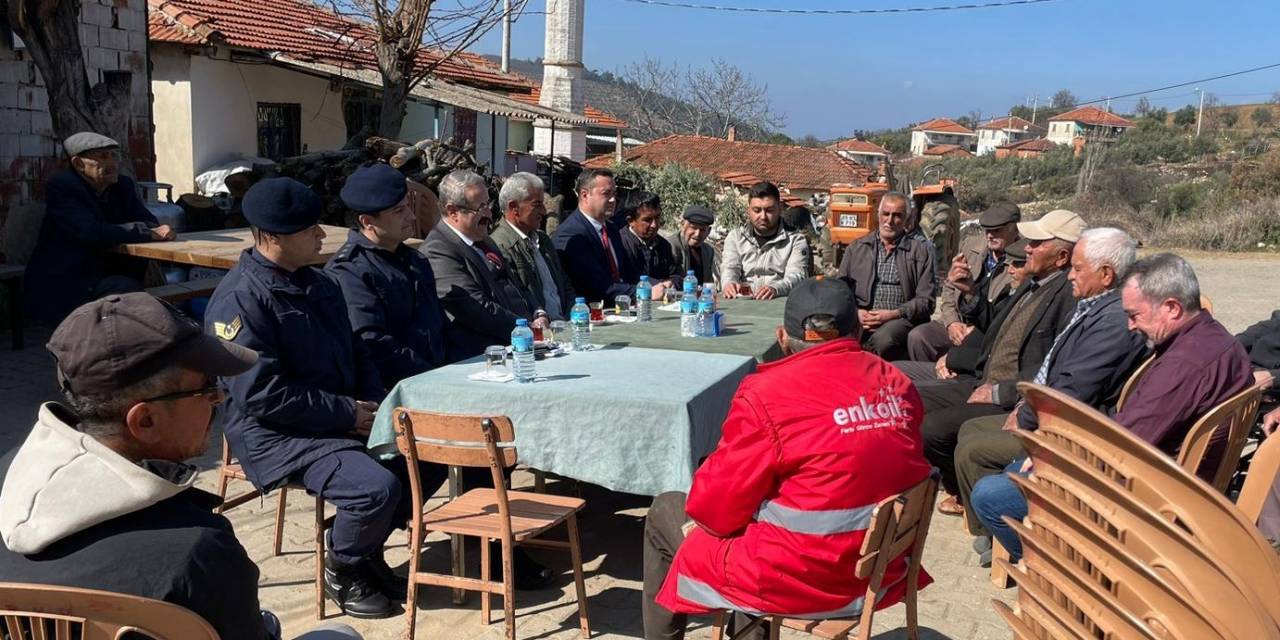 Salihli Kaymakamı Sağlam Vatandaşların Sorun Ve Taleplerini Dinledi