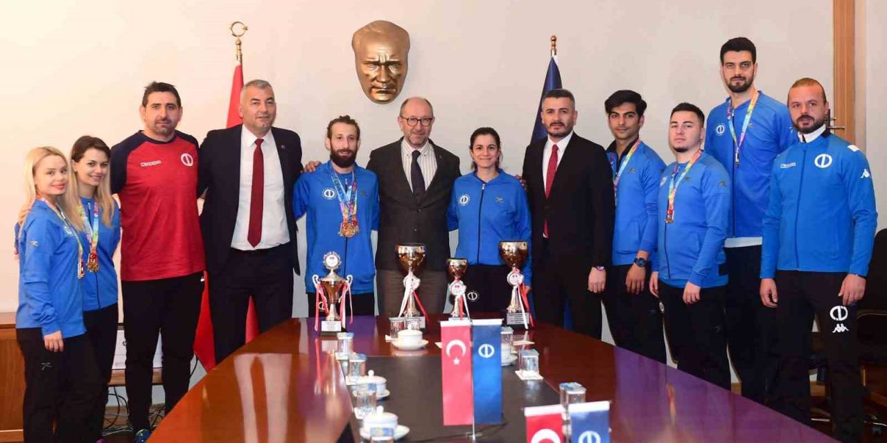 Rektör Erdal, Şampiyon Sporcuları Ağırladı