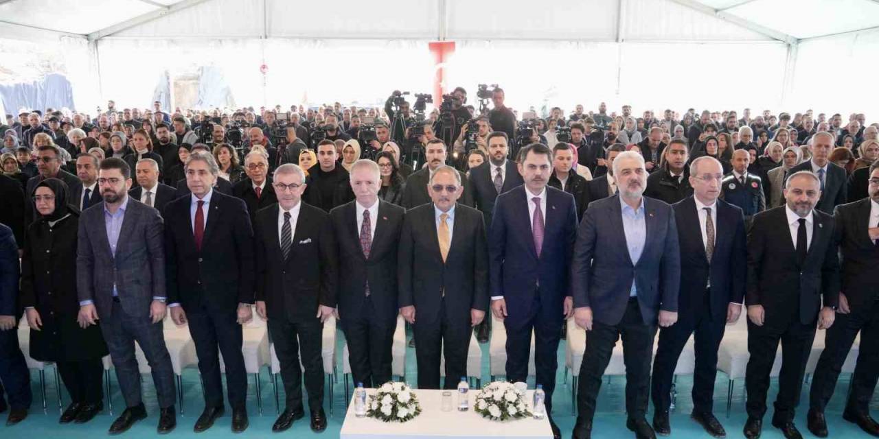 Eyüpsultan’da Konuşan Kurum, “Depreme Dayanıksız Binaları Yıkarak Çocuklarımız İçin Güzel Bir Gelecek Hazırlıyoruz”