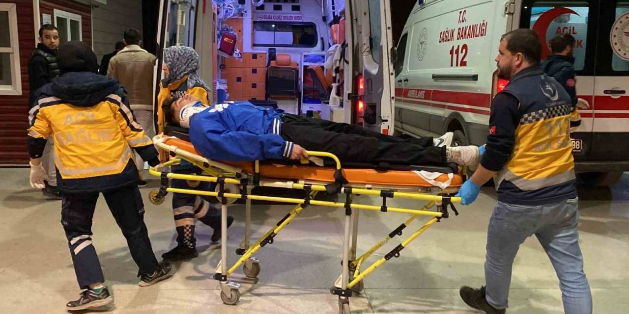 Motosiklet Bisikletle Çarpıştı: 1’i Ağır 4 Yaralı