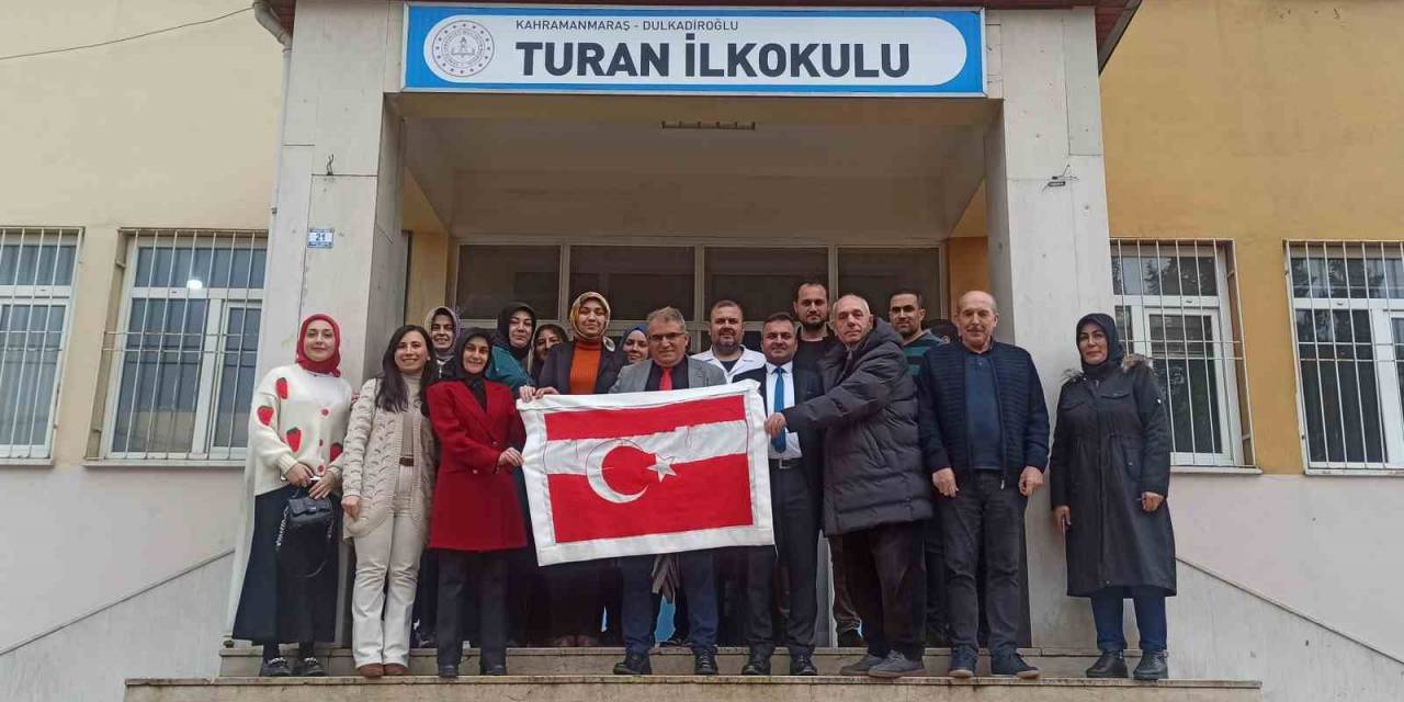 Kahramanmaraş’ta 7’den 77’ye El Birliğiyle İlmek İlmek Türk Bayrağı