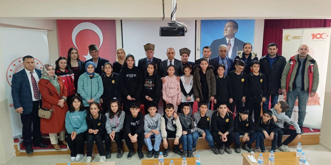 Kıbrıs Gazileri Öğrencilerle Bir Araya Geldi