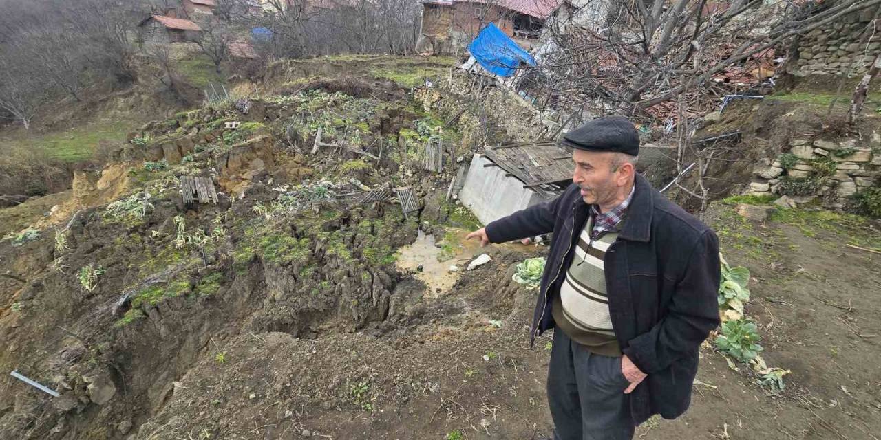 Tokat’ta Heyelan Sonrası Çıkan Su Merak Uyandırdı