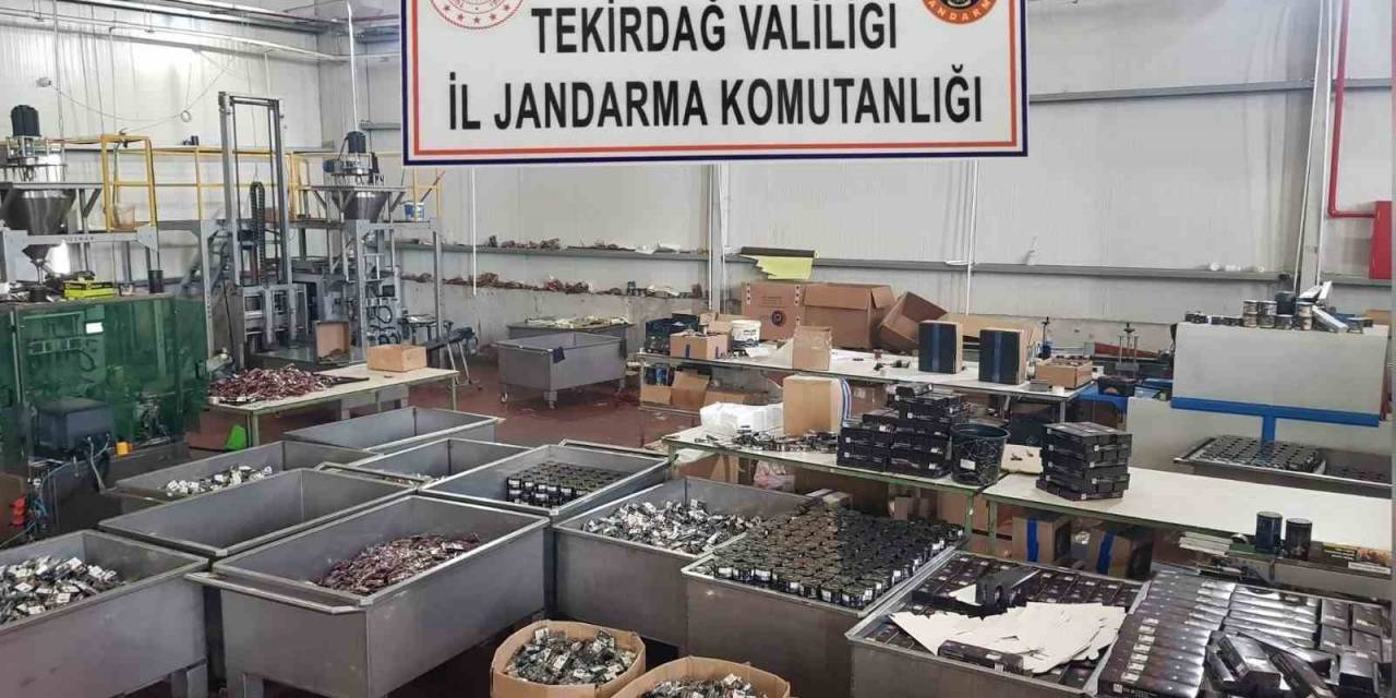 Tütün Fabrikasında 3 Ton Kaçak Nargile Tütünü Ele Geçirildi