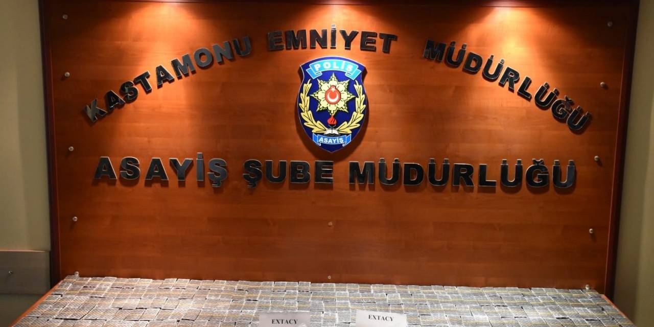 Otobüsten İnen Yolcunun Bavulunda Binlerce Uyuşturucu Yakalandı