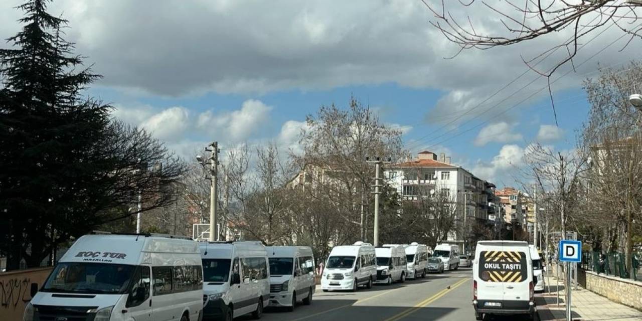 Servis Şoförleri Ve Veliler Arasında Ücret Tartışması