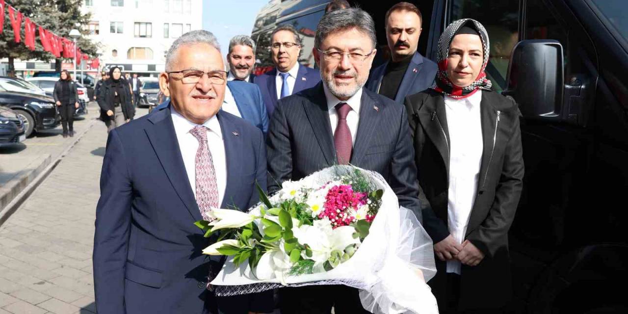 Bakan Yumaklı: "Son Dönemdeki Yaptığımız Düzenlemeler, Türk Tarımında Devrim Niteliğindedir"